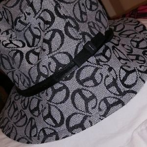 Early 2000s peace sign bucket hat